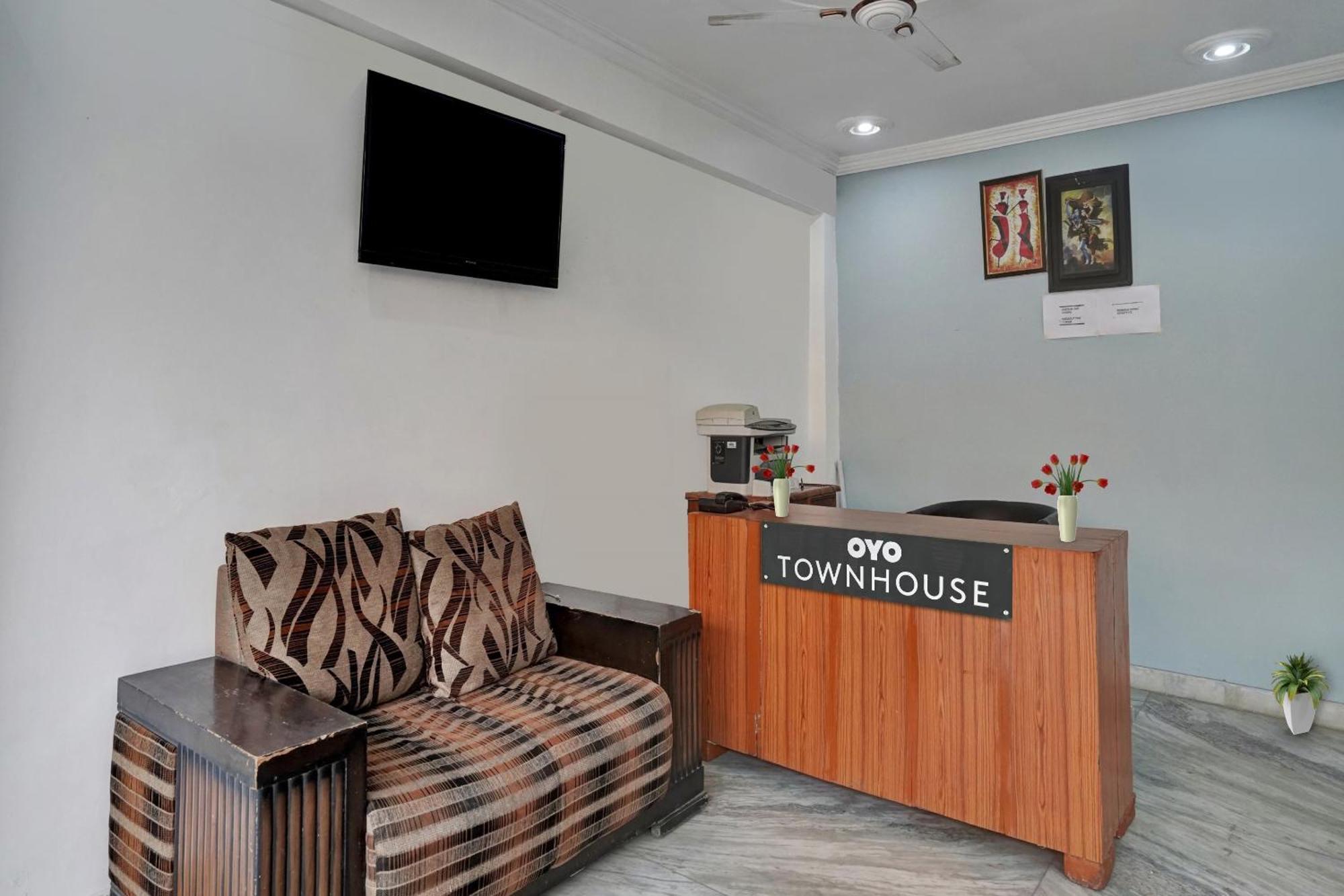 Collection O Samira Residency Near Botanic Garden Of Indian Republic Hotel Noida Kültér fotó