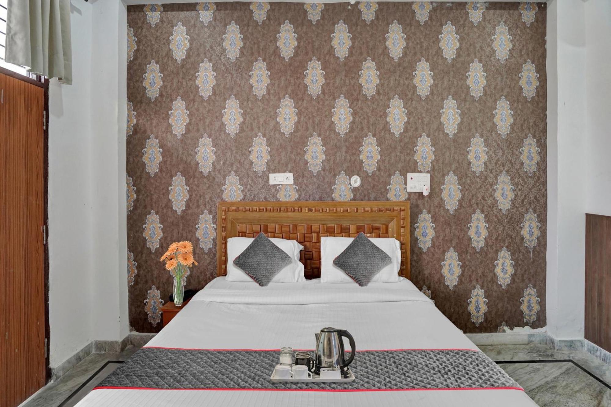 Collection O Samira Residency Near Botanic Garden Of Indian Republic Hotel Noida Kültér fotó