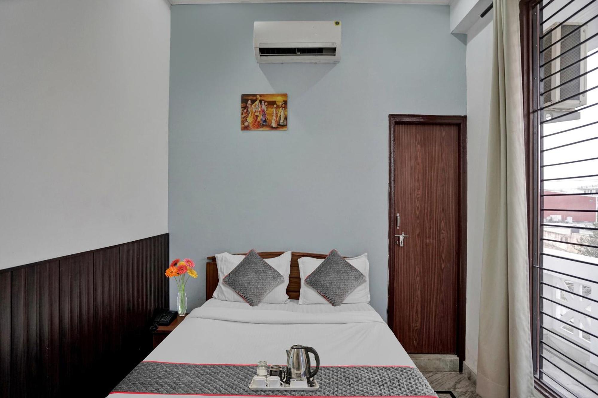 Collection O Samira Residency Near Botanic Garden Of Indian Republic Hotel Noida Kültér fotó