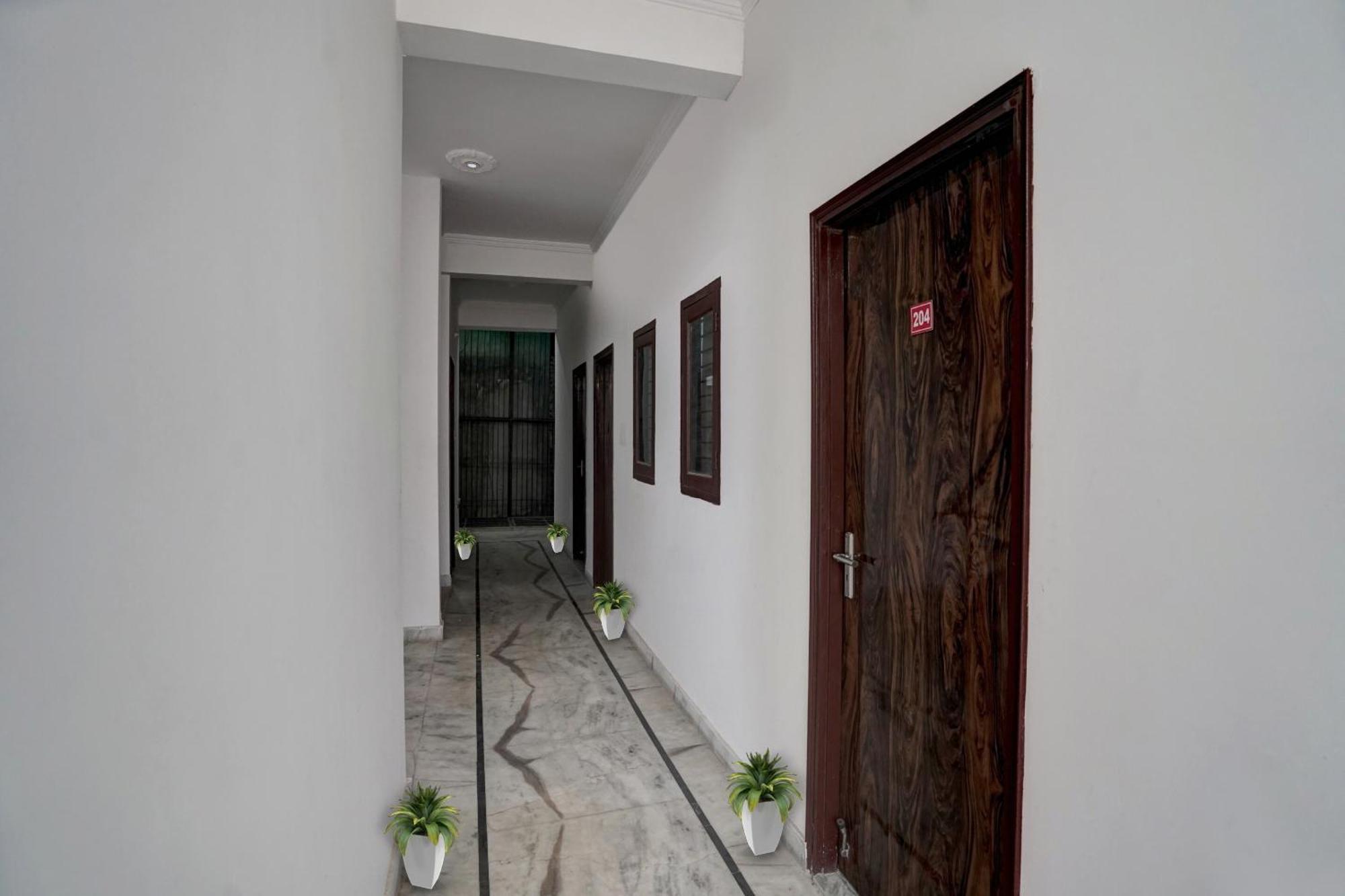 Collection O Samira Residency Near Botanic Garden Of Indian Republic Hotel Noida Kültér fotó