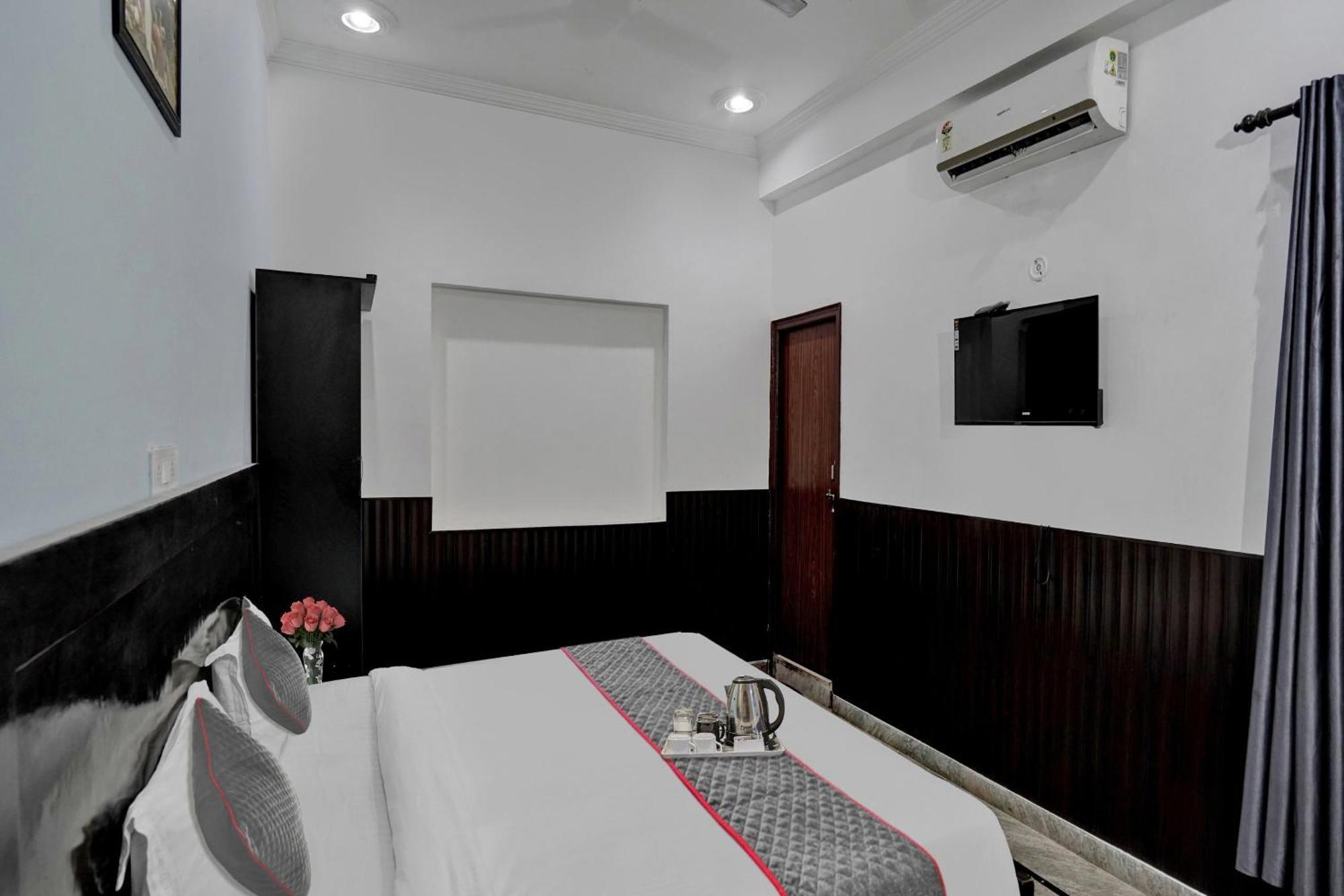 Collection O Samira Residency Near Botanic Garden Of Indian Republic Hotel Noida Kültér fotó
